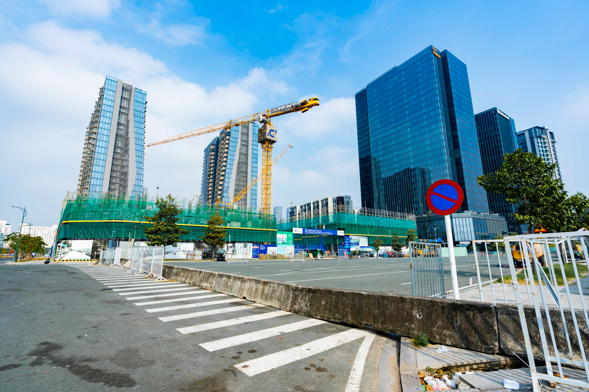 Tiến độ xây dựng The Metropole Thủ Thiêm - nhiều hạng mục đã hoàn thiện thực địa
